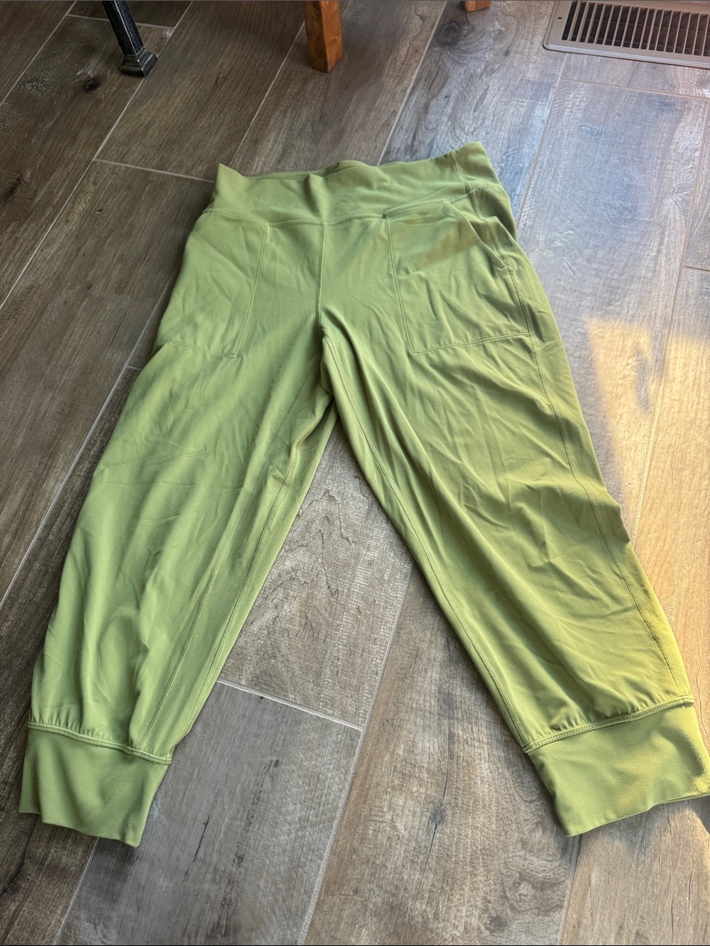 lululemon athletica Olive Green Jogger Capri Pants